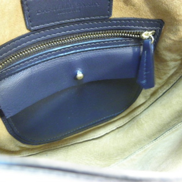 Danielle Sakry Navy Blue Leather Crossbody Bag - Picture 4 of 6